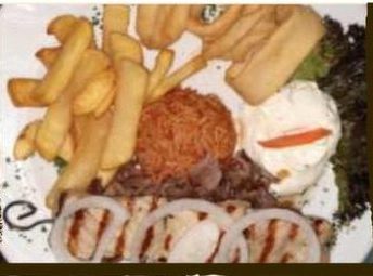 Gyros mit Reis, Pommes frites und Zaziki