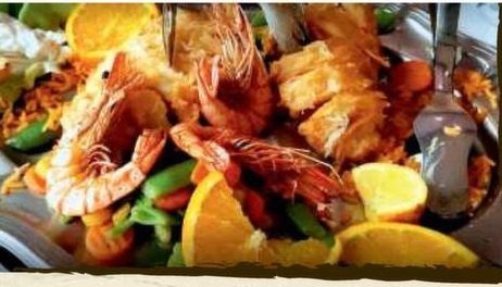 Platte mit Scampi und Meeresfrüchten