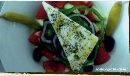 Griechischer Salat mit Feta